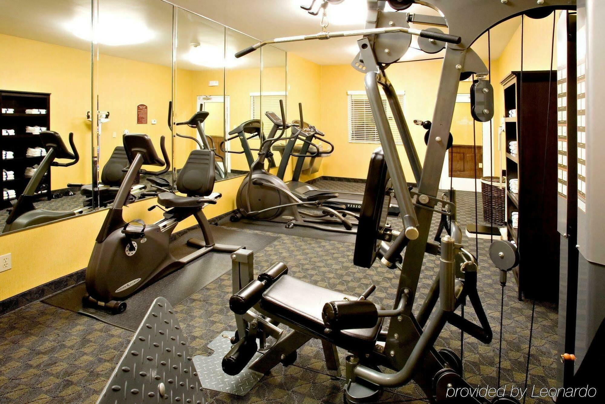 Holiday Inn Express Hotel And Suites Falfurrias Facilities photo